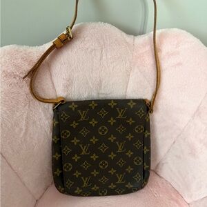 Louis Vuitton Monogram Musette Salsa with COA